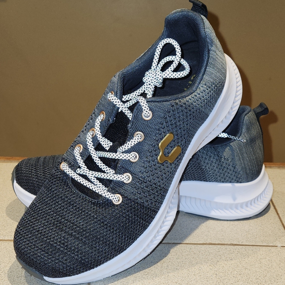 Charly Mens Athletic Sneakers Size 9 NWOT